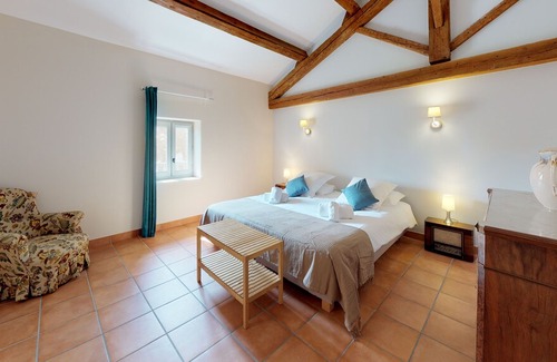 Fabrezan Apartment | Domaine Paul Huc, upscale apartment in the heart of Corbières