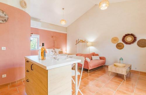 Roussillon House | Domaine Plan Des Devens Volupté