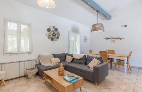 Roussillon Apartment | Domaine Plan Des Devens Sérénité