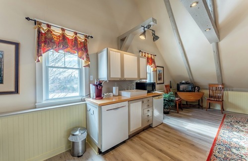 Saint Patrick House | Dominion Hill Country Inn