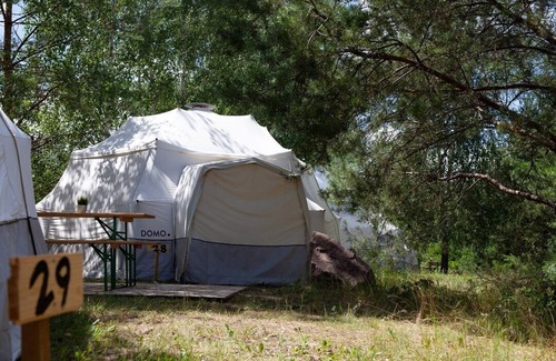 Rendswuhren RV Rental | Domo Glamping tent for 2 to 4 persons in the beautiful Viehbrook farm