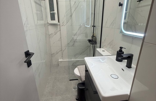 Larissa Apartment | Domus Philippi–Spacious Stay the Heart of Larisa, Perfect for Families & Friends