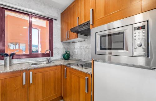 Puerto de la Duquesa Apartment | Don Juan Beach Resort