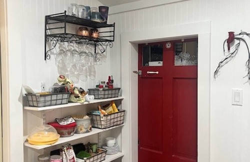 Harpswell Apartment | Don't miss this charming studio overlooking Quahog Bay in scenic Harpswell!