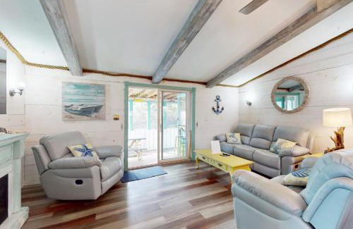 Frisco House | Don't Worry Beach Happy