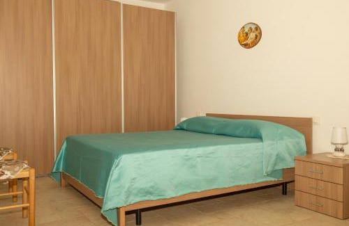 L'Assunta House | Donna Maria