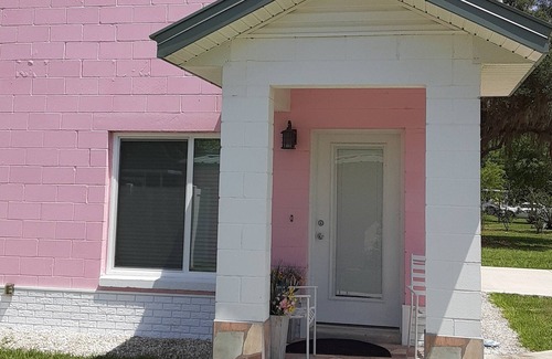 Candler Apartment | Donna's Pink Flamingo - near The Villages.