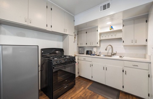 Donner Lake Woods Cabin | Donner Lake Cabin Near Sugar Bowl and Royal Gorge on Old Hwy 40!