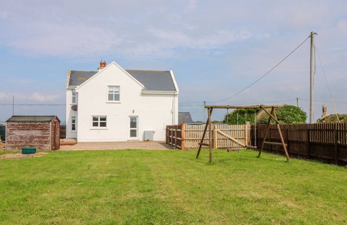 Hook Head House | DOORNOGUE, family friendly in Fethard-On-Sea, County Wexford