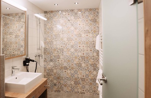 Doebriach House | Doppelzimmer "goldeck" mit Frühstück - Hotel zur Post 3superior - Ihr Familienhotel