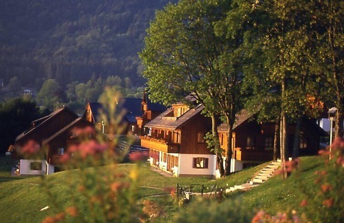 Grundlsee Apartment | Doppelzimmer Seeblick by Interhome