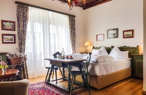 Millstatt House | Doppelzimmer Seeblick - Schlosshotel See-villa