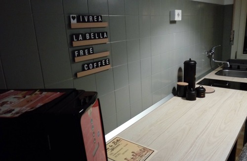 Ivrea House | Dora room/double single beds and shared bathroom - Ivrea la Bella - guest house