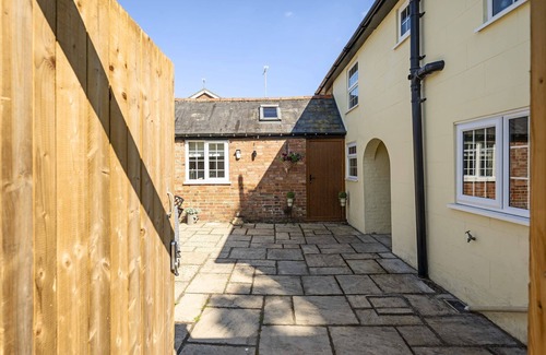 Poole Cottage | Dorset Cottage Annexe - 2 guests in 1 bedroom