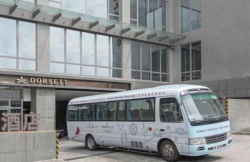 Kwai Chung House | Dorsett Room with queen bed - Free Wifi+Pool+Gym