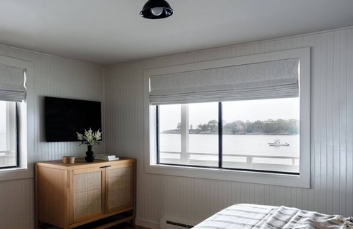 Ocean Point Hotel | Dory Cottage Suite | Bluebird Ocean Point Inn | Dog-Friendly and with Fire Pits