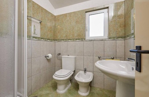 Veliki Drvenik House | Double Bedroom with Balcony