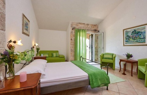 Veliki Drvenik House | Double Bedroom with Balcony