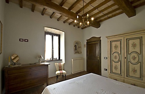 Uncinano Bed & Breakfast | DOUBLE BEDROOM WITH BATHROOM AND BALCONY