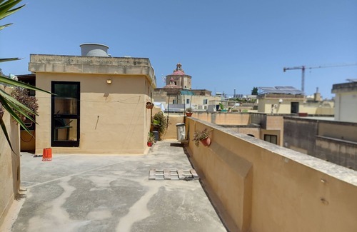 Attard Apartment | Double bedroom with ensuite shower