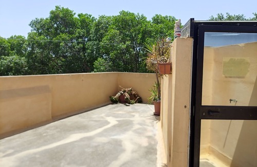 Attard Apartment | Double bedroom with ensuite shower