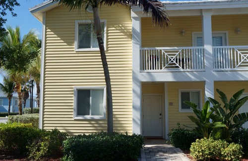 Alice Town Villa | "Double Date at the Beach" Oceanside 2 Bedroom/2 Bath