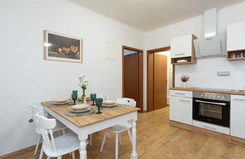 Rubesi Apartment | Double Oak Apartment