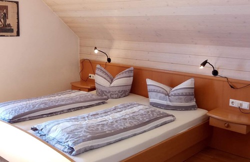 Amtzell Apartment | Double room 1 - Gasthof Grüner Baum "Congo"