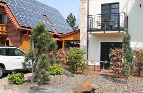 Karlshagen House | Double room 18 Max with terrace, wheelchair accessible - Usedom Bike - Hotel Max & Anna