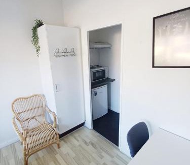 Norresundby Apartment | Double room 4 with Free Parking