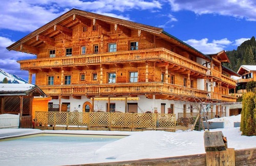 Aschau bei Kirchberg House | Double Room Mountain View with Balcony - Hotel Aschauer Hof