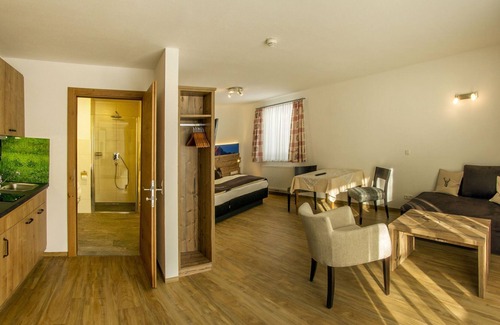Nesselwaengle Apartment | Double room DELUXE 1 - Apartments and Pension Mariandl