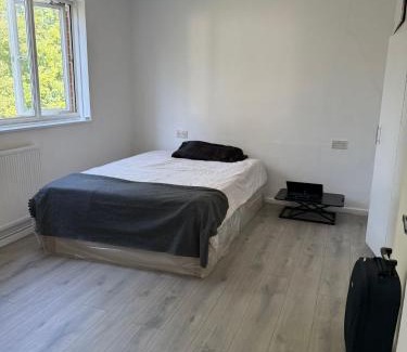 Lambeth House | Double Room in shared Quiet House