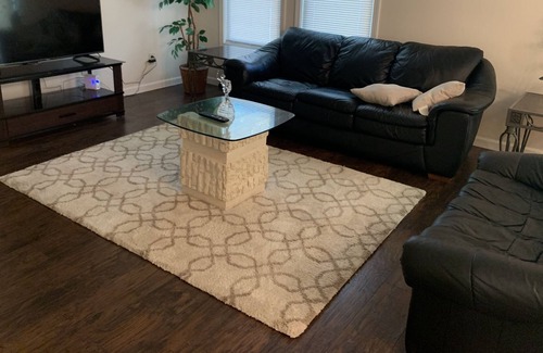 Jonesboro House | Double room like presidential suite.