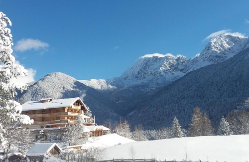 Mittenwald Apartment | Double room north "Almzirbe" - with shower /toilet - Gröbl-Alm, alpine inn /hotel