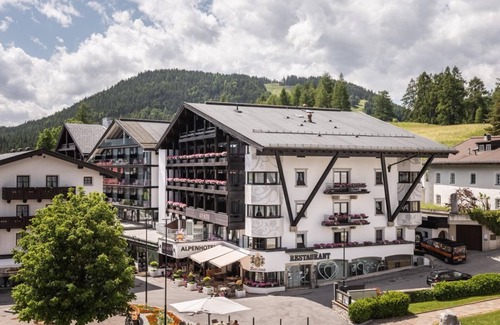 Seefeld Pedestrian Zone House | Double room Red Passion - Alpenlove - Adult SPA Hotel
