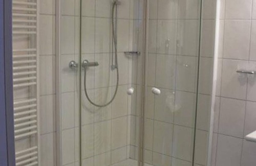 Emden House | Double room, shower, toilet - Am Boltentor, Hotel garni