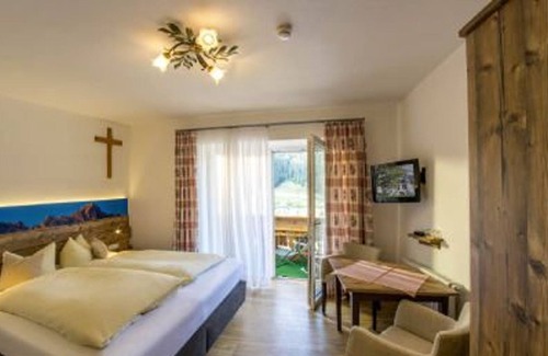 Nesselwaengle Apartment | Double room with balcony 4 - Apartments and Pension Mariandl