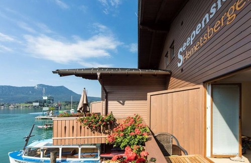 Mondsee Cottage | Double room with balcony Drachenwand - Seepension Hemetsberger