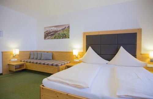 Kleinarl Bed & Breakfast | Double room with shower, WC - Ennskraxblick, hotel