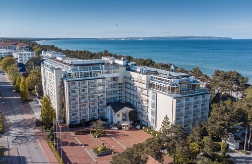 Binz Resort | Double room with side sea view and balcony - Rugard Thermal Strandhotel 4
