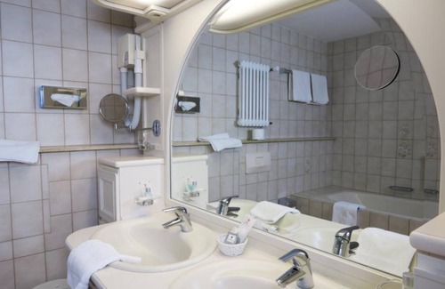 Badenweiler House | Double room with toilet and shower - Top CCL Hotel Ritter Badenweiler Ganter Reiner