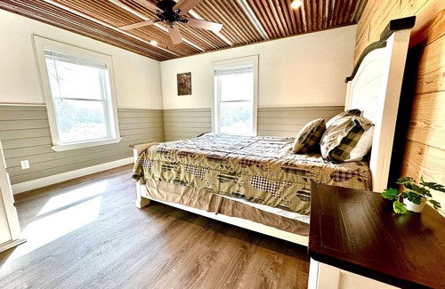 Telegraph Other | Double T Ranch House