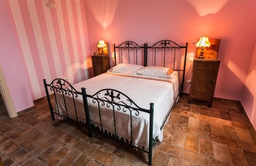 Castel del Piano Apartment | Double/Twin Room with single beds and disabled access - Nonna Genovina