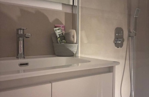 Crescenzago House | Double with private room bathroom