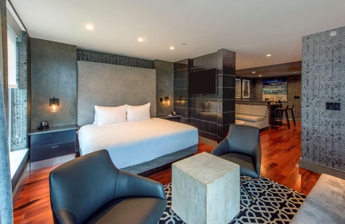 Downtown Asheville Hotel | DoubleTree by Hilton Asheville Downtown