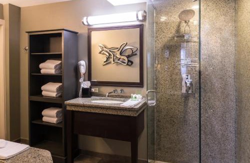 Concord Hotel | Doubletree By Hilton Concord Downtown