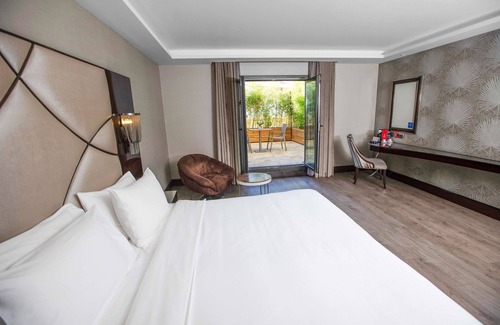 Esentepe Hotel | DoubleTree By Hilton Istanbul Gayrettepe