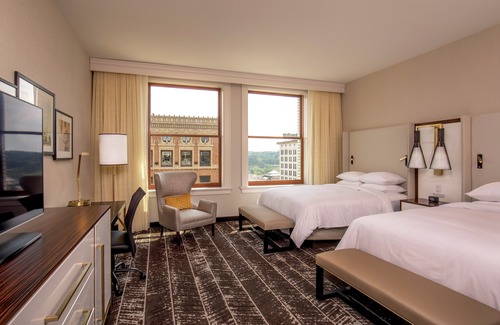 Downtown Hotel | DoubleTree by Hilton Youngstown Downtown