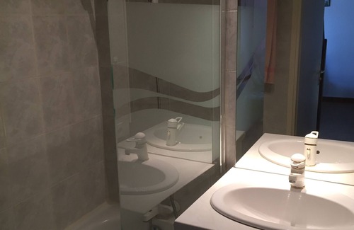 La Motte House | DOUCEUR D'AZUR 4-person house with small garden, in residence with swimming pool